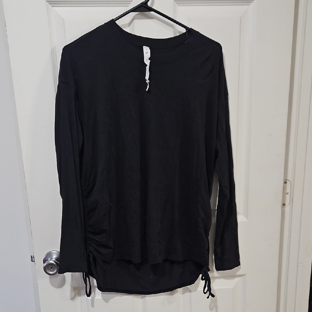 Lululemon Black Ruched Side Long Sleeve Top Women’s Size‎ 8